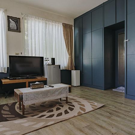Mountain Traveler Inn Цзюфень Екстер'єр фото