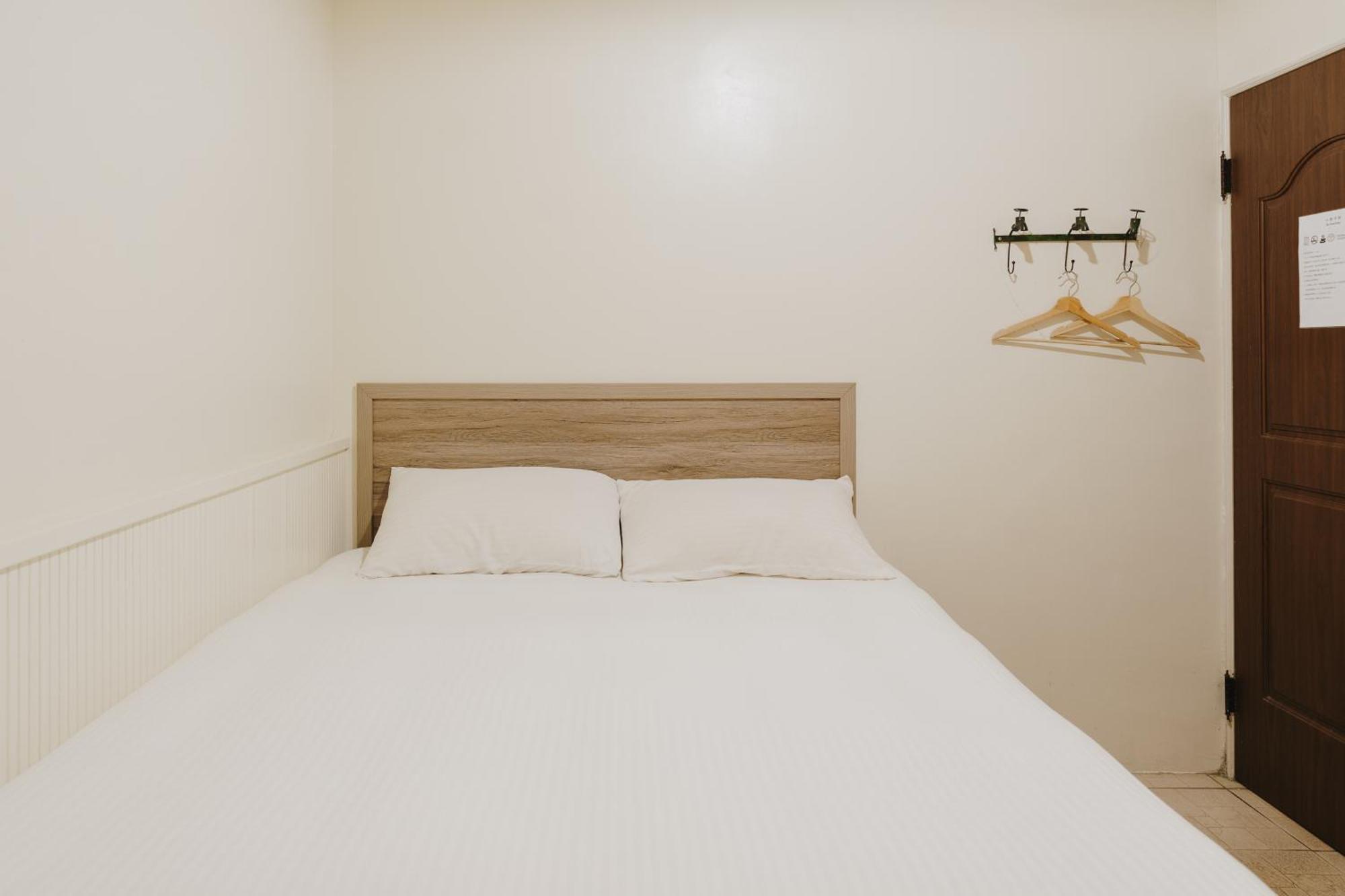 Mountain Traveler Inn Цзюфень Екстер'єр фото