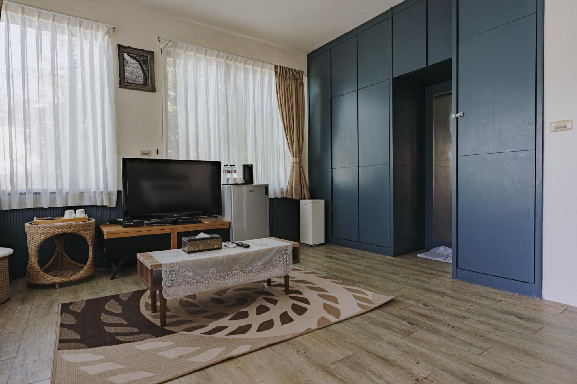 Mountain Traveler Inn Цзюфень Екстер'єр фото