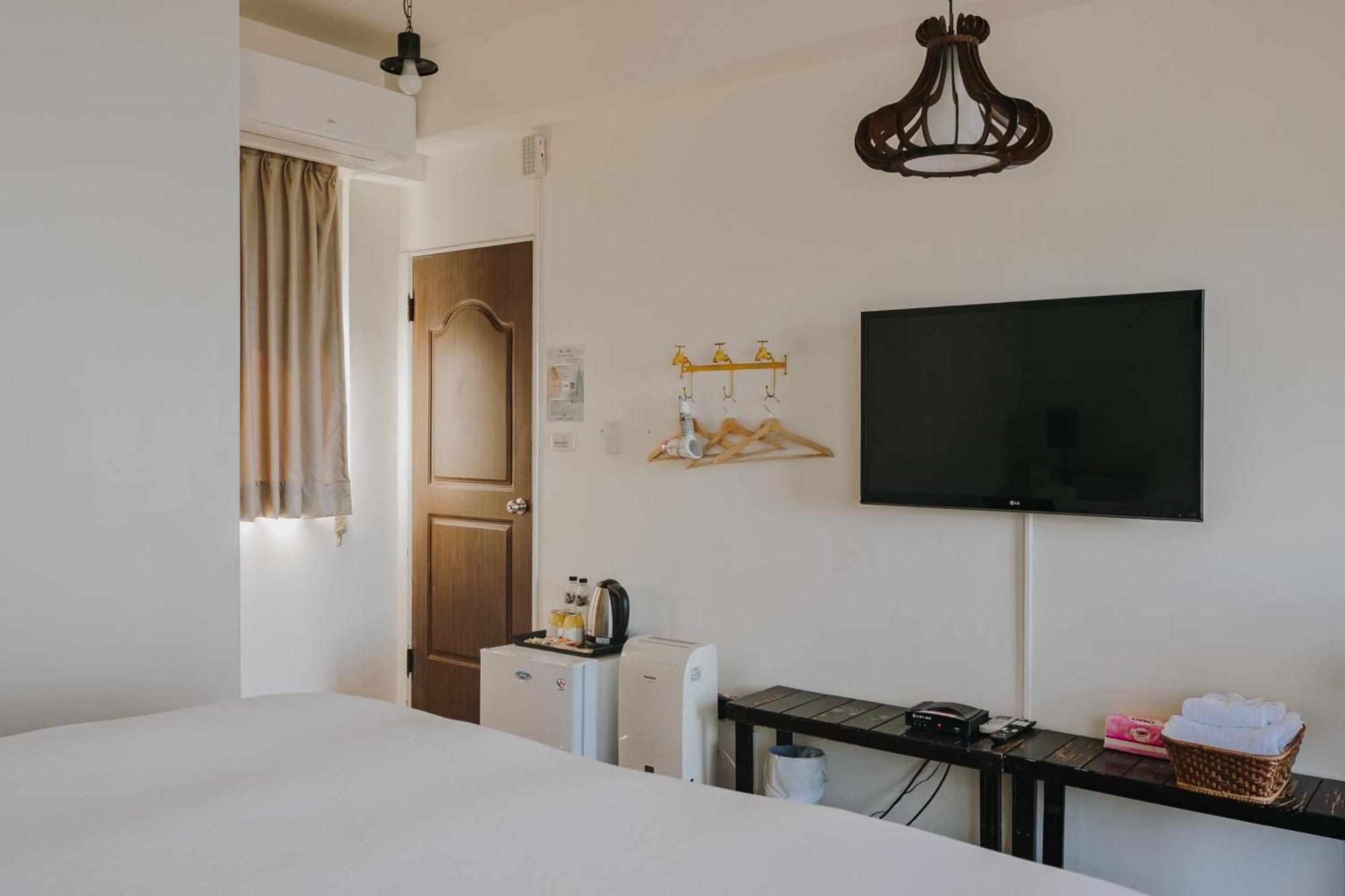 Mountain Traveler Inn Цзюфень Екстер'єр фото