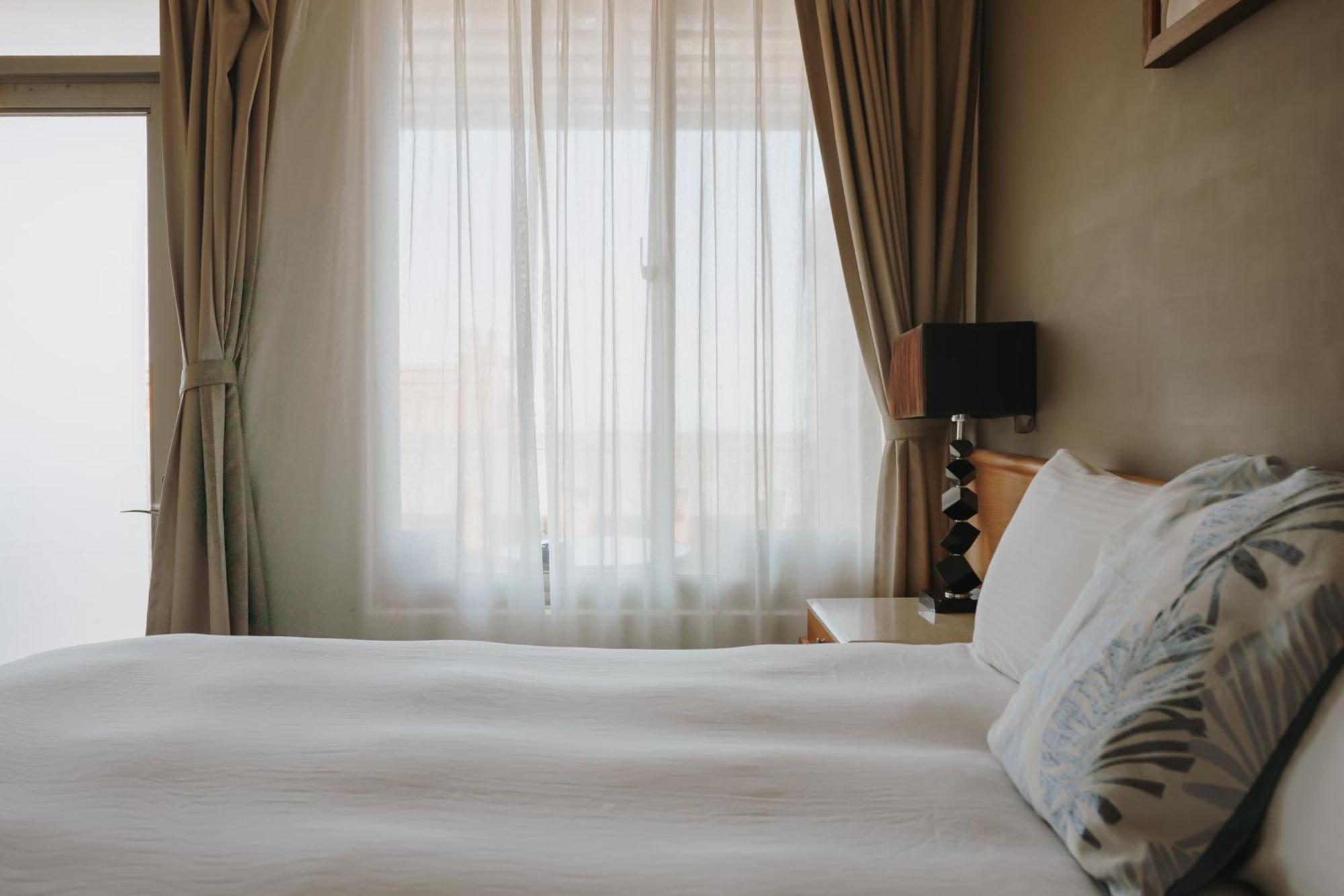 Mountain Traveler Inn Цзюфень Екстер'єр фото