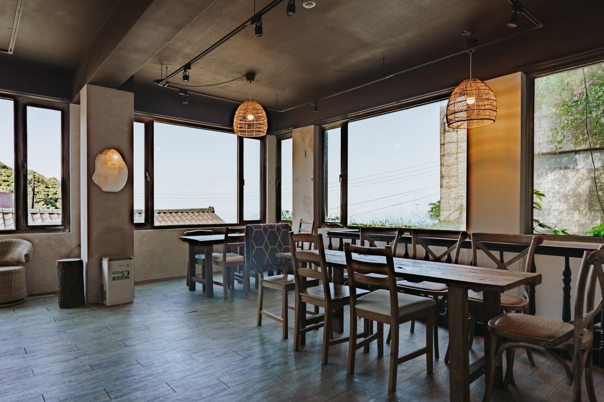 Mountain Traveler Inn Цзюфень Екстер'єр фото