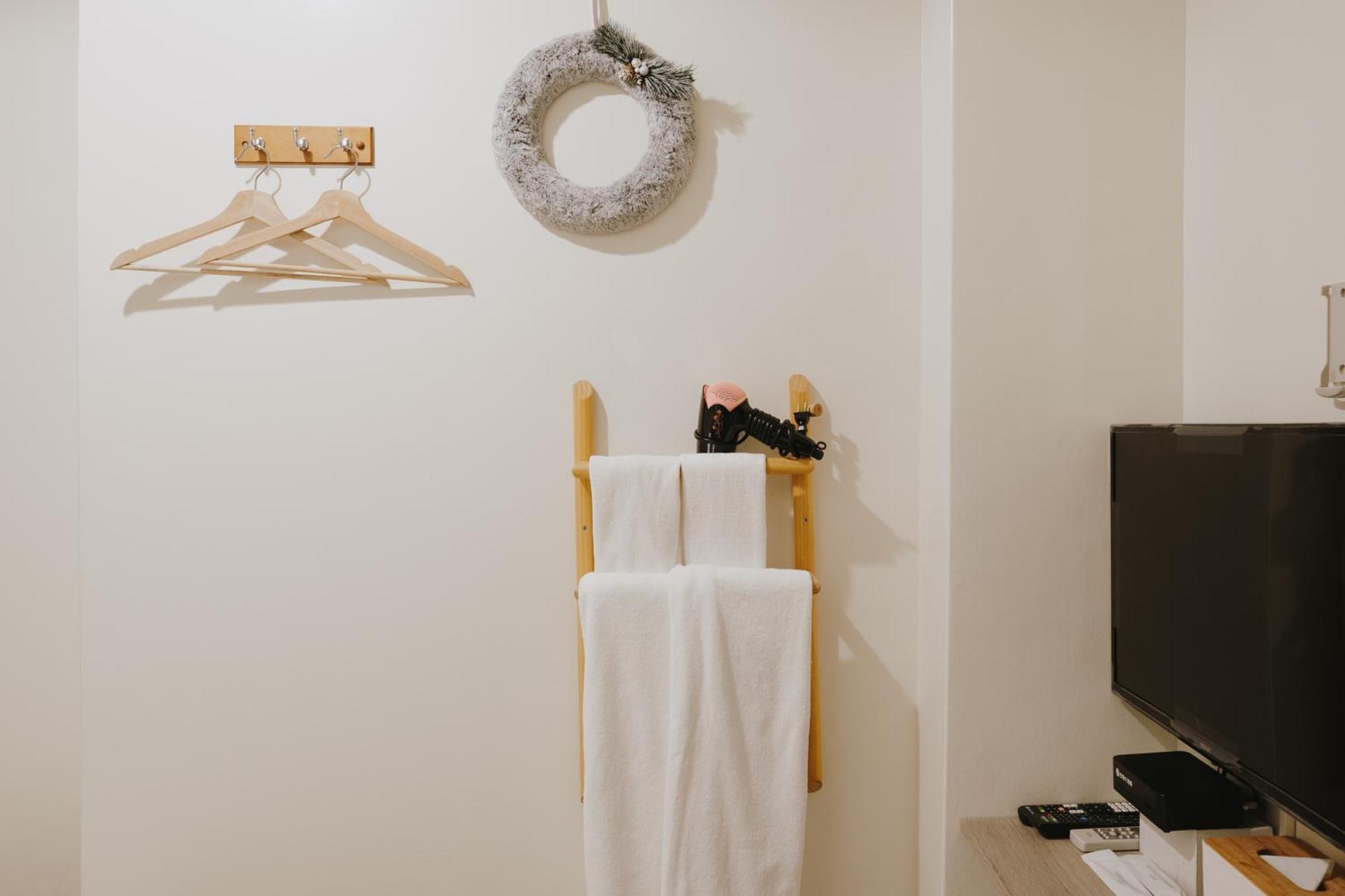 Mountain Traveler Inn Цзюфень Екстер'єр фото