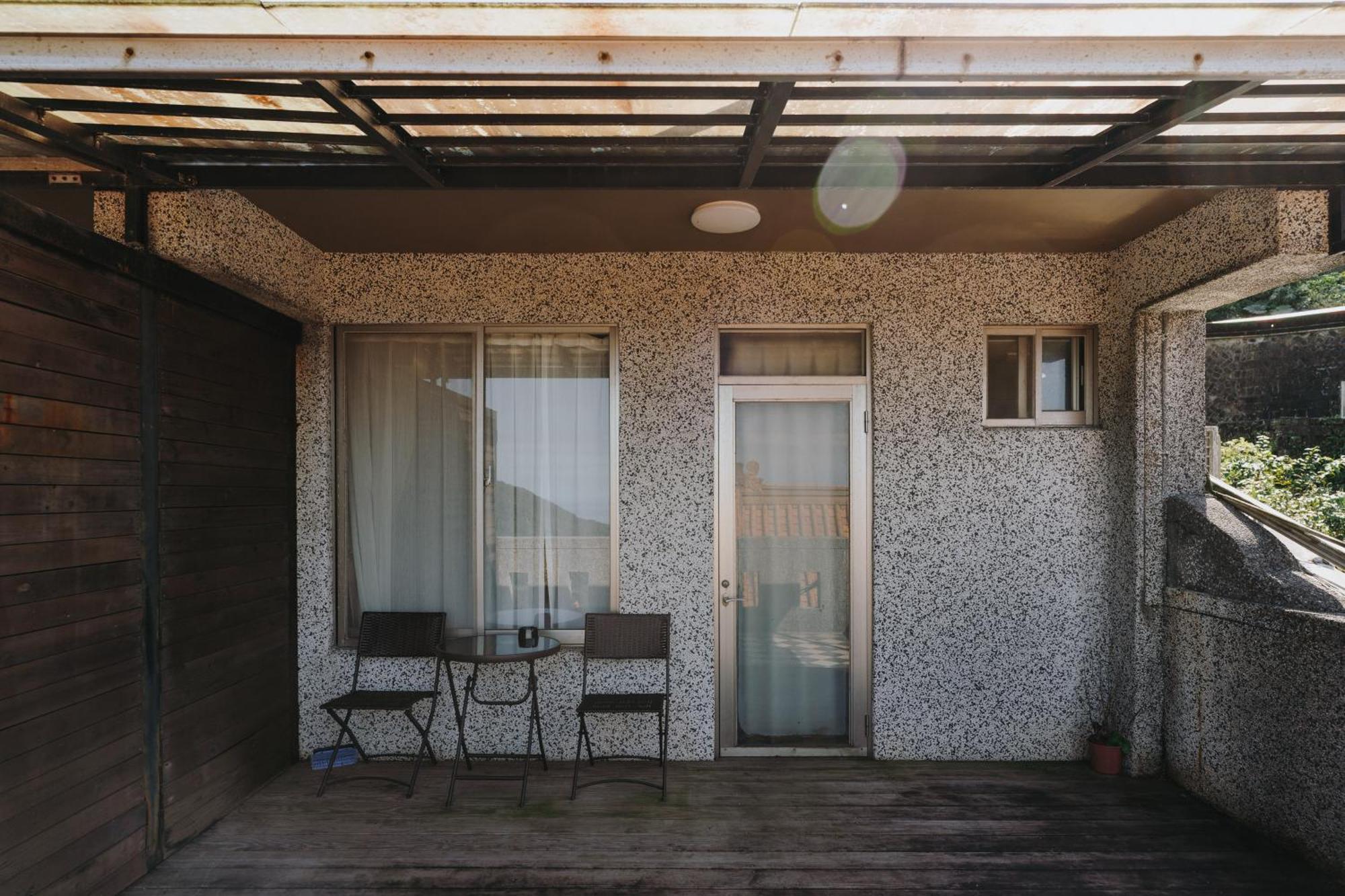 Mountain Traveler Inn Цзюфень Екстер'єр фото