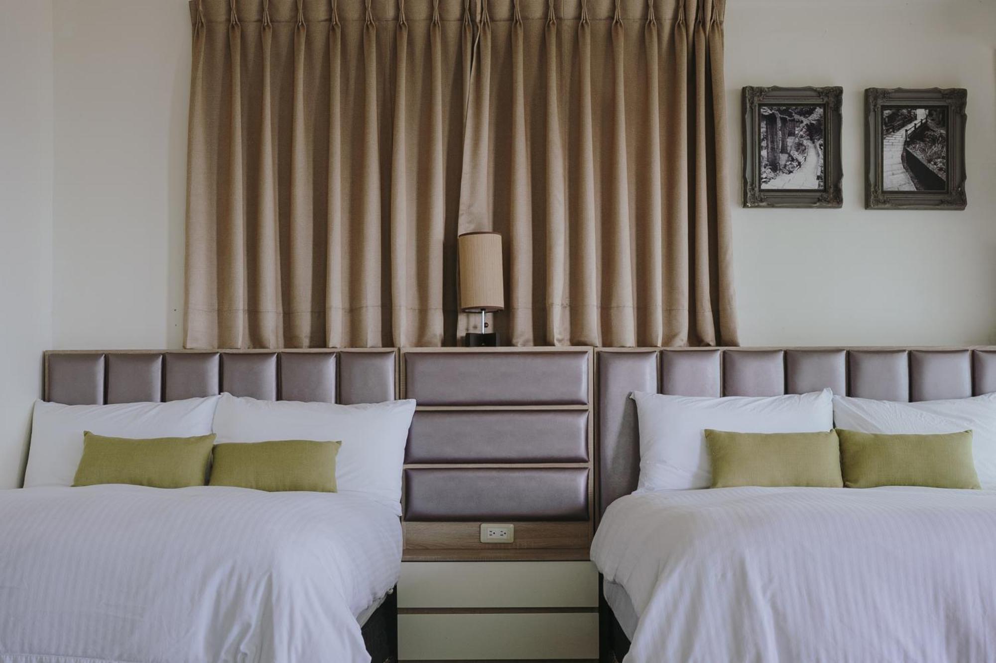 Mountain Traveler Inn Цзюфень Екстер'єр фото