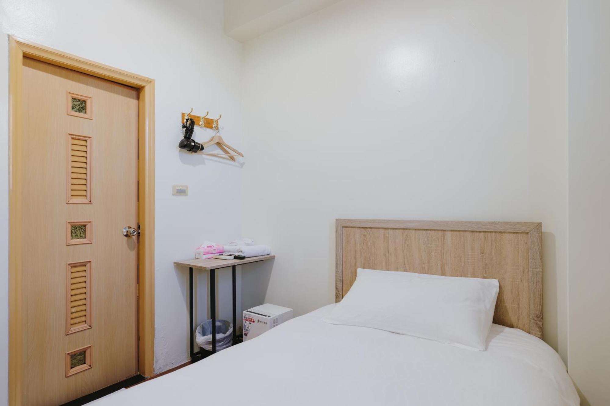 Mountain Traveler Inn Цзюфень Екстер'єр фото