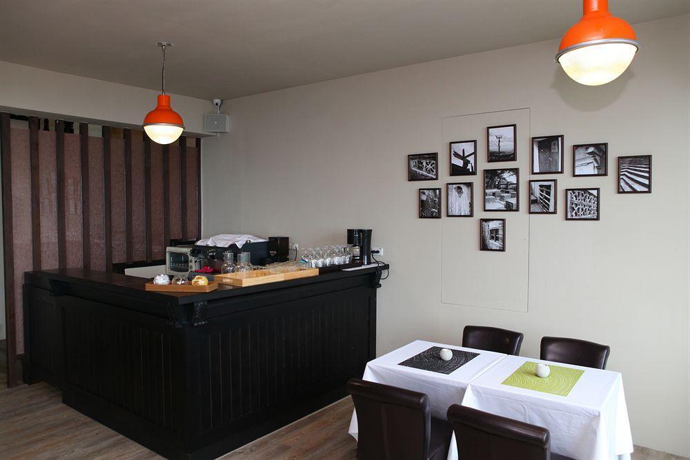 Mountain Traveler Inn Цзюфень Екстер'єр фото